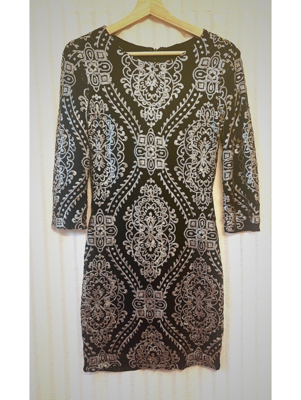TFNC London Black and Gold Sequin Patterned Bodycon Dress, Small #cocktaildress